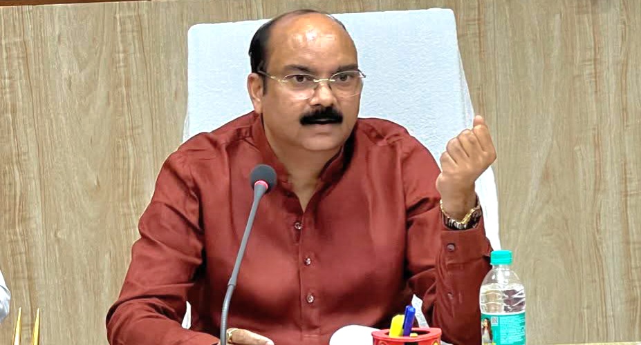 सांसद अरुण सागर के अथक प्रयास से बहुत ही जल्द शाहजहांपुर वासी वंदे भारत एक्सप्रेस ट्रेन से यात्रा करेंगे, रेल मंत्री ने निदेशालय को दिया अति आवश्यक निर्देश