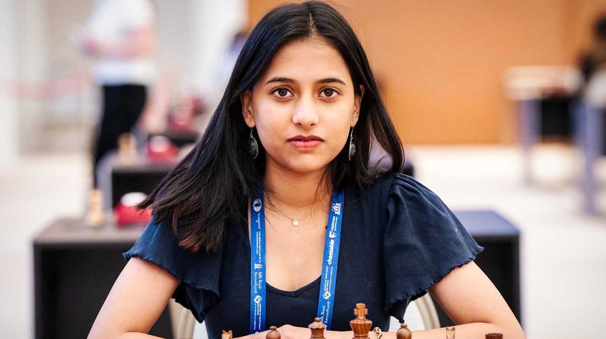Divya Deshmukh: पांच साल की उम्र में शतरंज की बिसात संभालने वाली दिव्या ने रचा इतिहास, महिला विश्व कप की बनीं चैंपियन