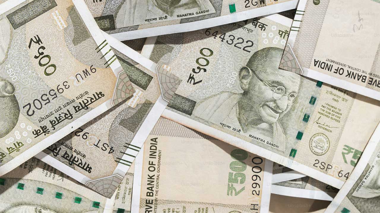 PPF to Sukanya Samridhi Yojna: स्मॉल सेविंग्स स्कीम्स की ब्याज दरों में नहीं हुआ कोई बदलाव, सरकार का ऐलान