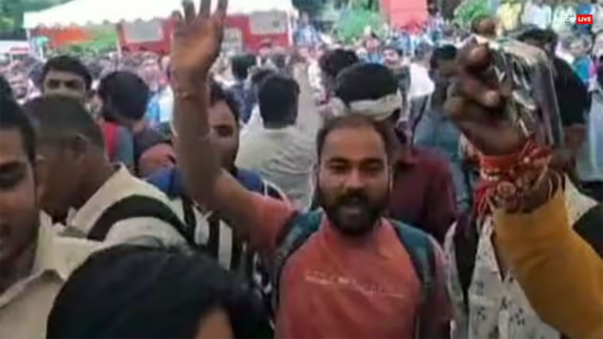लखनऊ रोजगार मेला: बदइंतजामी से गूंजे नारे, अखिलेश का BJP पर वार – भाजपा जाए, तब नौकरी आए