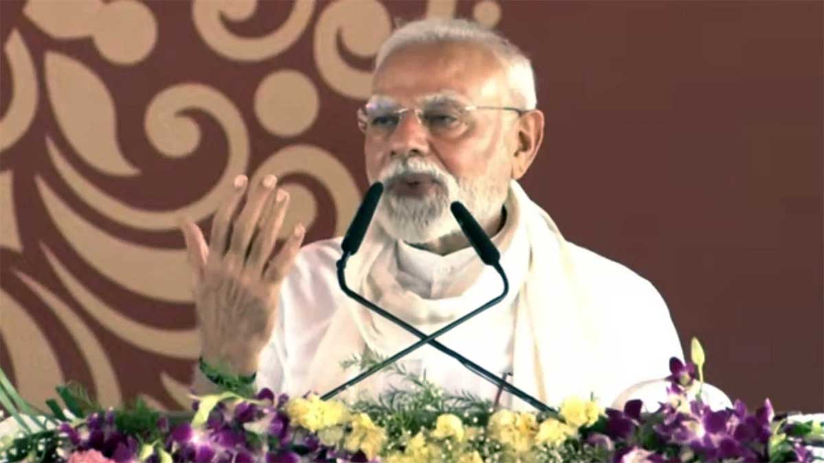 PM Modi Swadeshi Call: भारत का पसीना बहा हो तो वही खरीदो, अमेरिका के टैरिफ वार के बीच पीएम मोदी का बड़ा संदेश