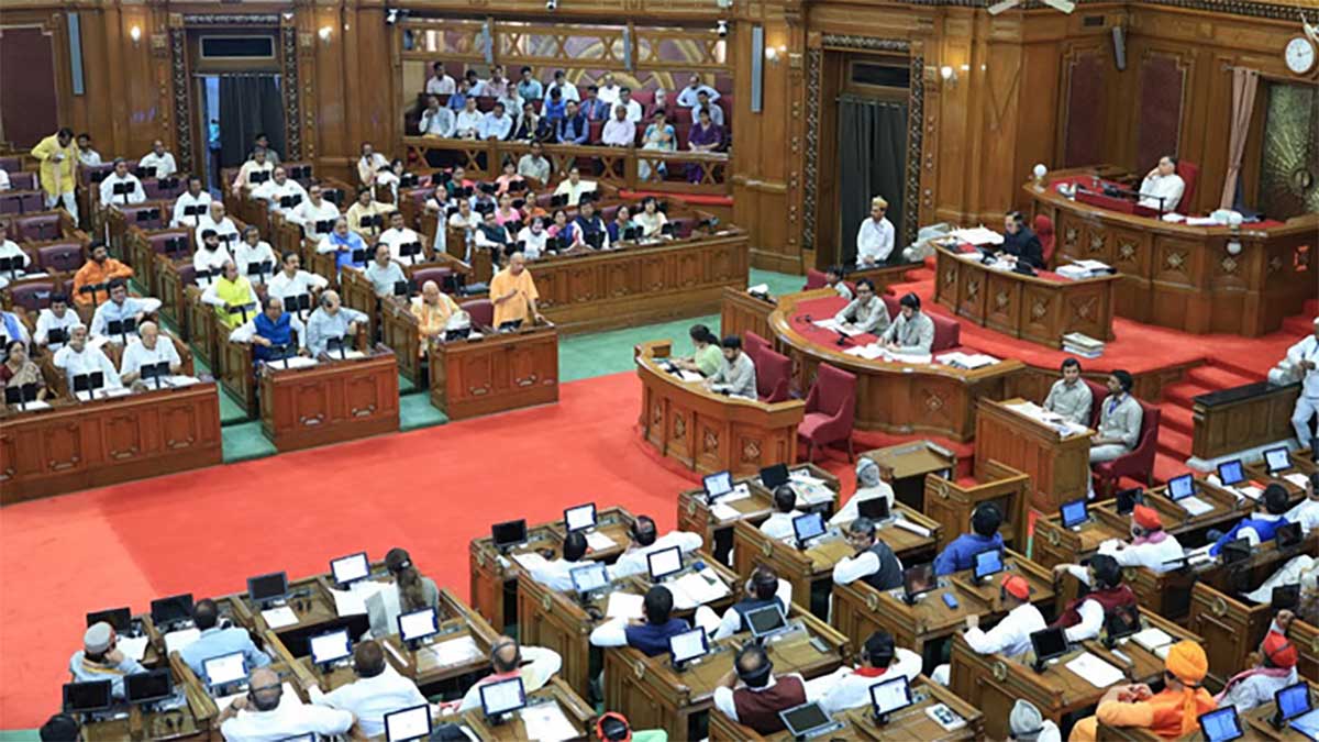 UP: श्री बांके बिहारी मंदिर न्यास गठन को विधानसभा की मंजूरी, चढ़ावा, संपत्ति और प्रशासन का अधिकार मिलेगा