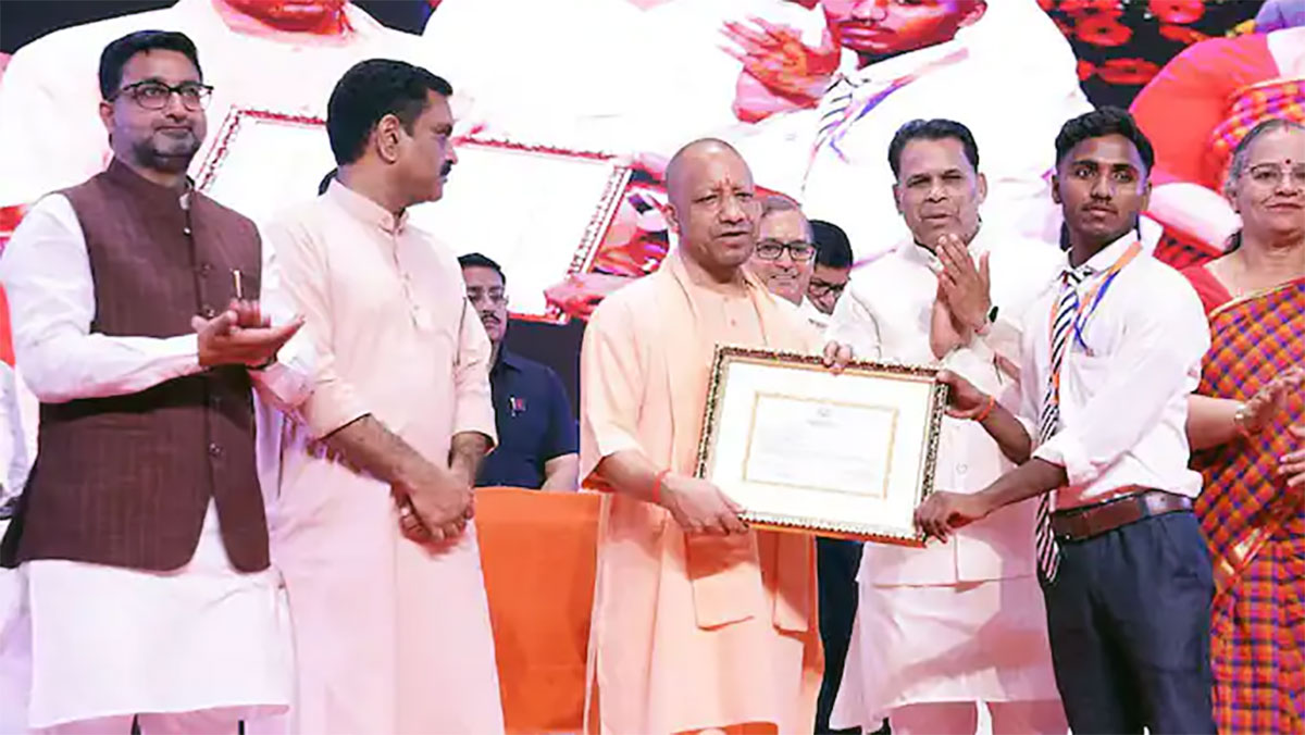 स्कॉलरशिप से झूमे यूपी के स्टूडेंट्स, सीएम योगी बोले- अब कोई वंचित नहीं रहेगा शिक्षा से