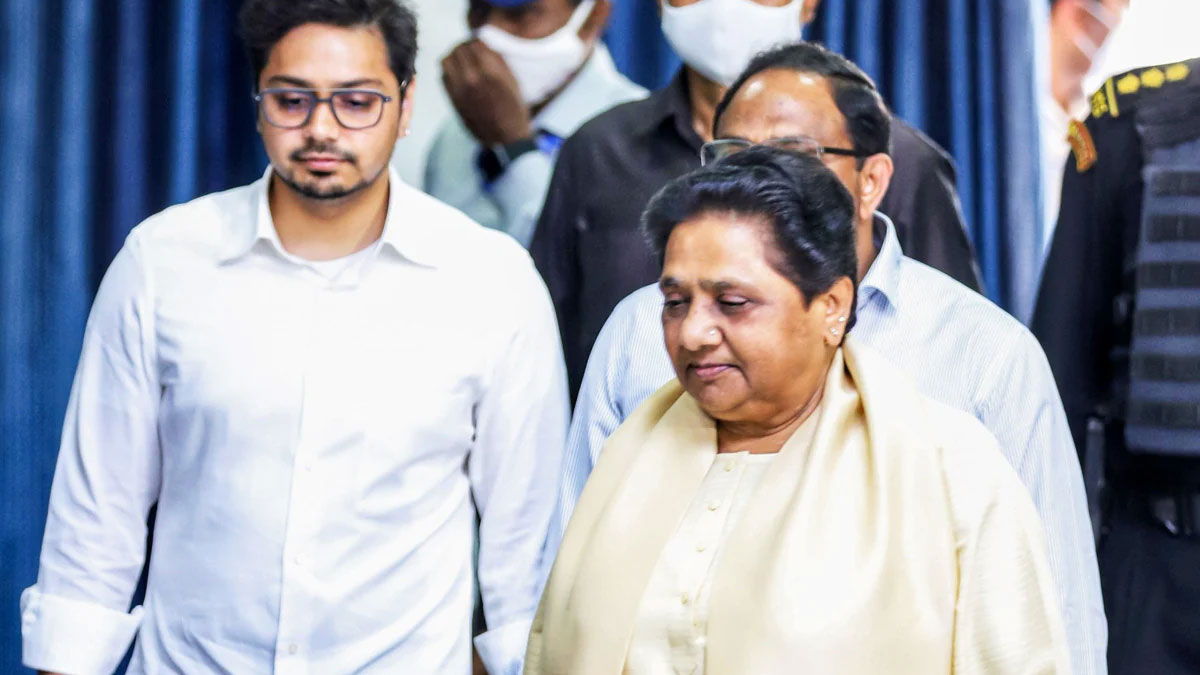 मायावती ने किया बड़ा ऐलान, आकाश आनंद के ससुर अशोक सिद्धार्थ की BSP में वापसी