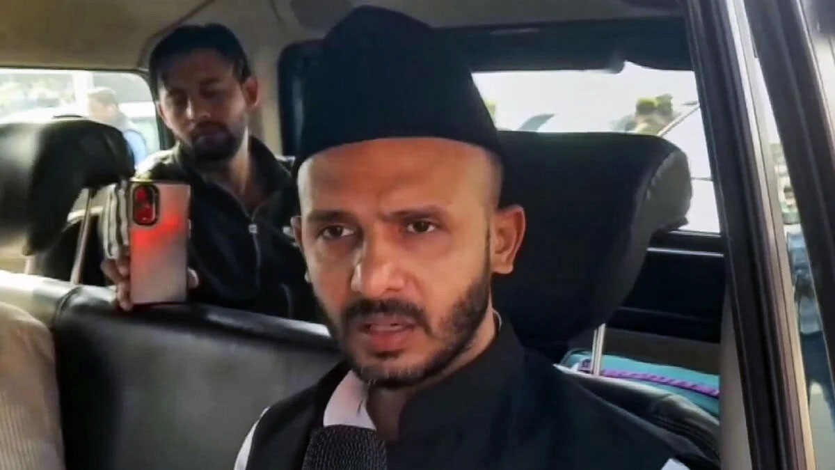 नवरात्र में मीट शॉप बंद करने की मांग पर सपा सांसद बर्क का पलटवार, बोले- असली मुद्दों से भटका रही BJP