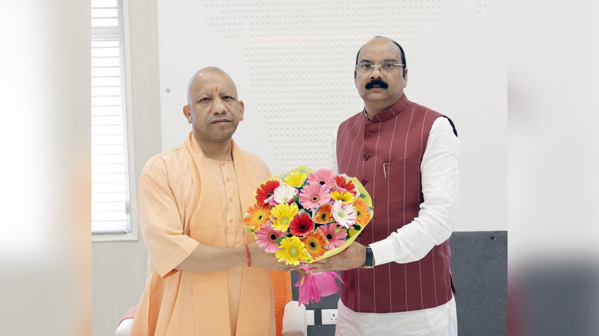 सांसद अरुण सागर ने बाढ़ पीड़ितों को जल्द मुआवजा दिलाने हेतु सीएम योगी आदित्यनाथ से की मुलाकात,शाहजहांपुर लोकसभा क्षेत्र में हो रहे विकास कार्यों पर भी हुई चर्चा