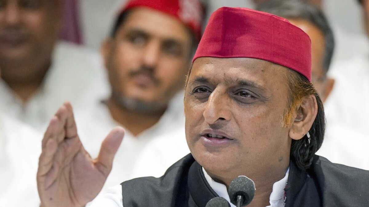 UP SIR: सपा का बड़ा आरोप- जाति और धर्म के आधार पर की जा रही पोस्टिंग, चुनाव आयोग से की शिकायत