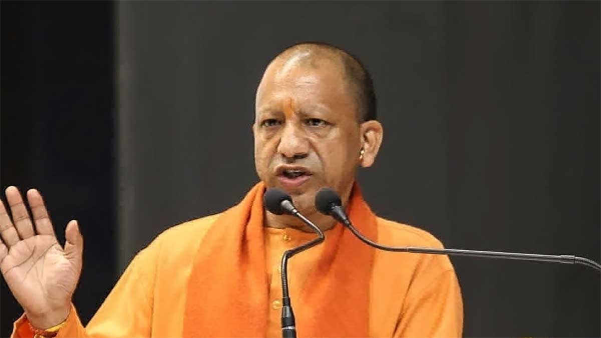 त्योहारों पर शांति और सुरक्षा सर्वोपरि, CM योगी ने अफसरों को दिए सख्त निर्देश, अराजक तत्वों पर हो कठोर कार्रवाई