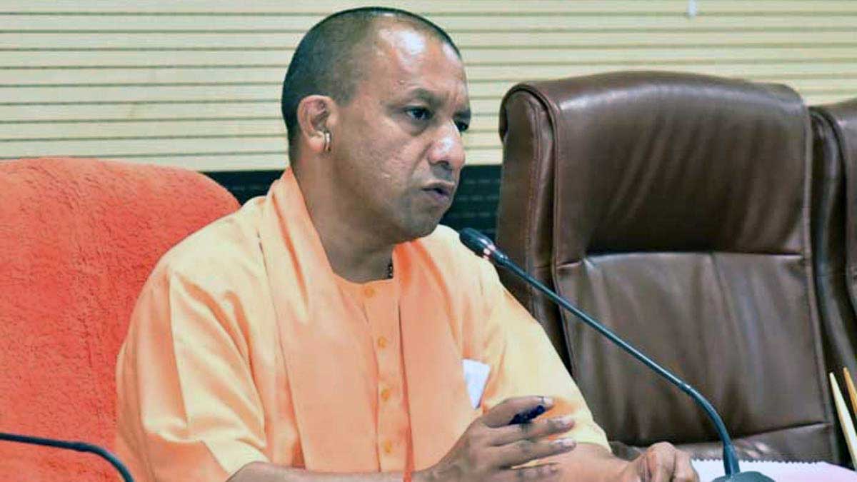 त्योहारों पर सतर्कता के मोड में यूपी सरकार, CM योगी का सख्त फरमान, ‘लापरवाही बर्दाश्त नहीं, अधिकारी फील्ड में रहें’