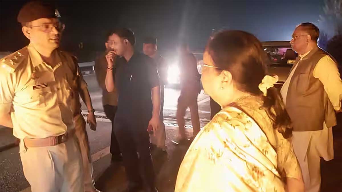 Firozabad Accident: बाल-बाल बचीं मंत्री बेबी रानी मौर्य, आगरा-लखनऊ एक्सप्रेसवे पर ट्रक से टकराई फॉर्च्यूनर