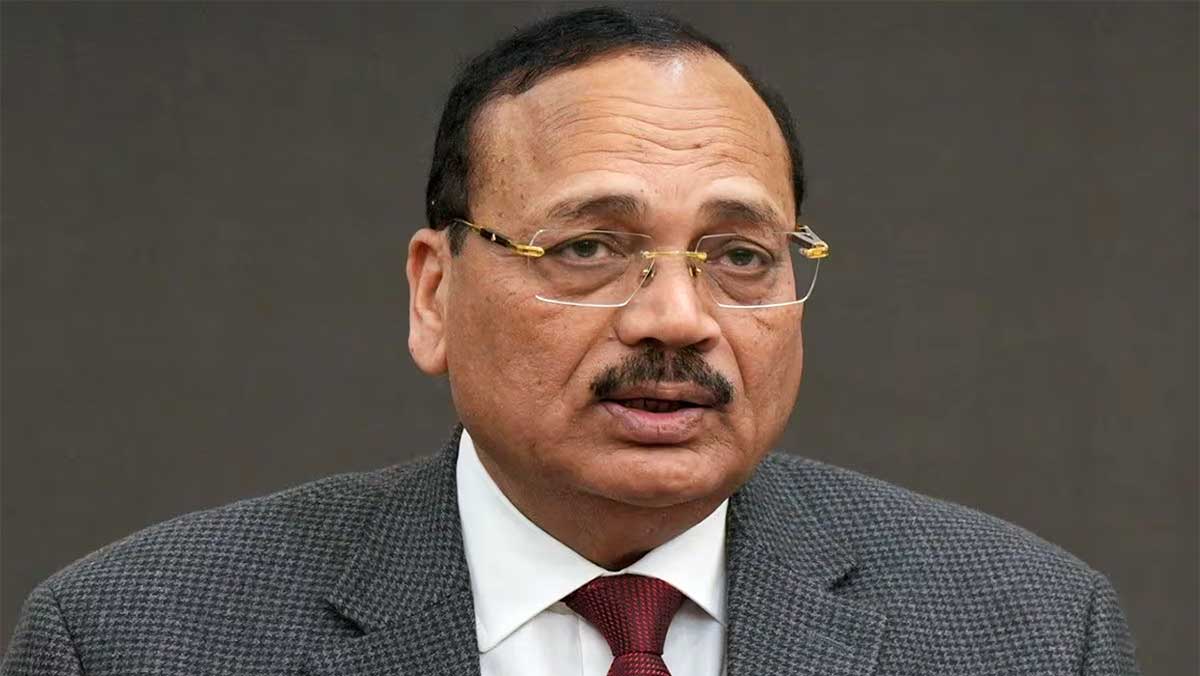 Supreme Court News: हम मोटी चमड़ी के लोग हैं.., सुप्रीम कोर्ट ने जूता उछालने वाले वकील पर अवमानना केस चलाने से किया इनकार
