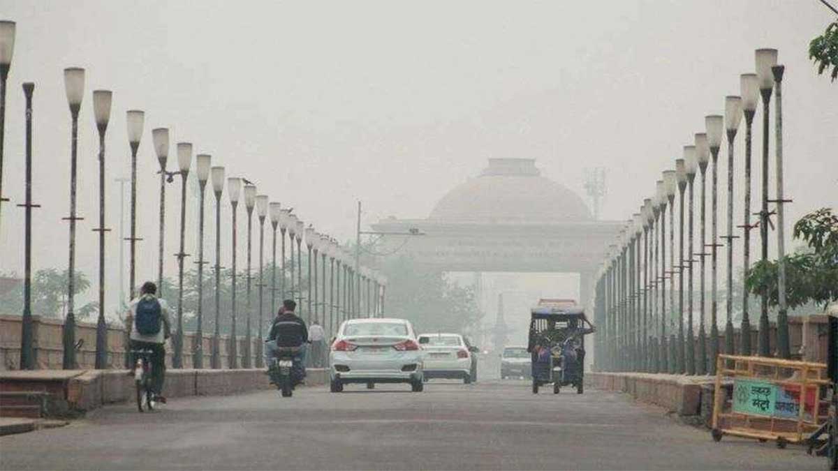 UP AQI Today: गाजियाबाद में AQI 582 पार, लखनऊ-वाराणसी में भी खतरनाक श्रेणी की हवा, सांस लेना हुआ मुश्किल