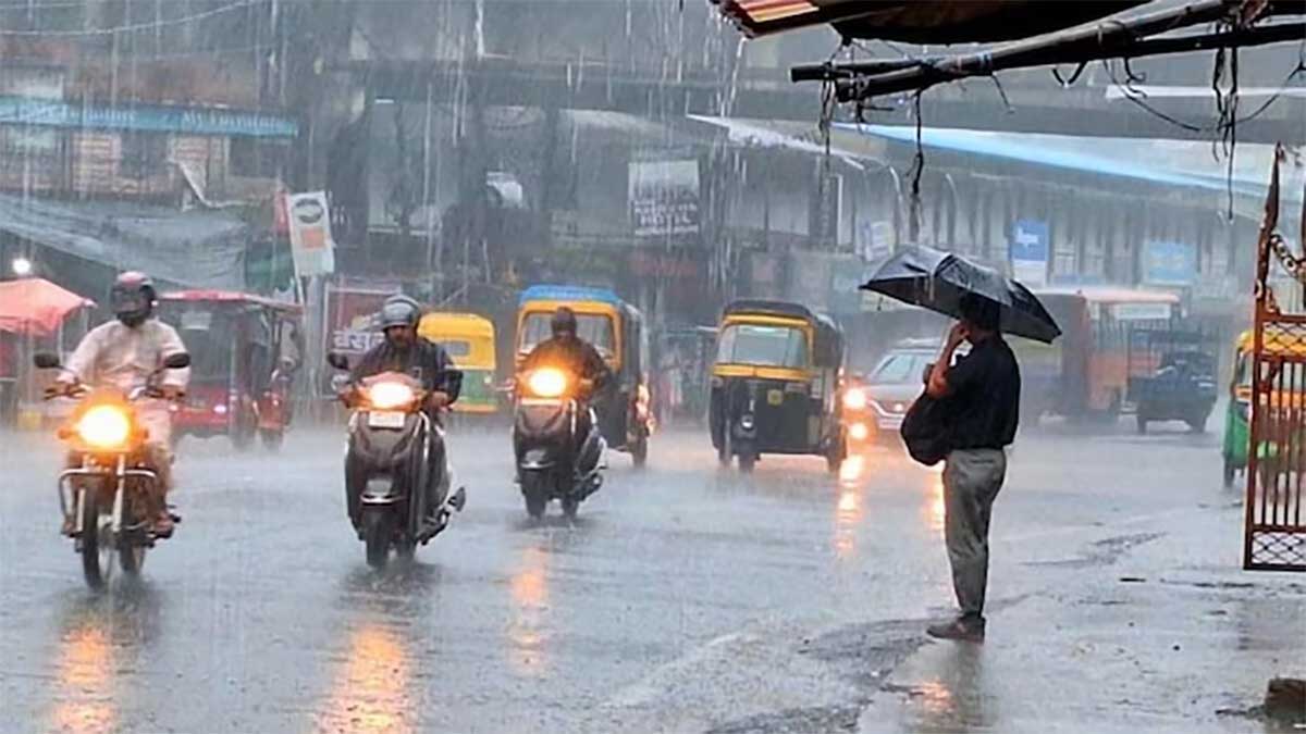 UP Weather Update: यूपी में चक्रवाती तूफान मोंथा का कहर, 31 जिलों में भारी बारिश और तेज हवाओं का अलर्ट जारी