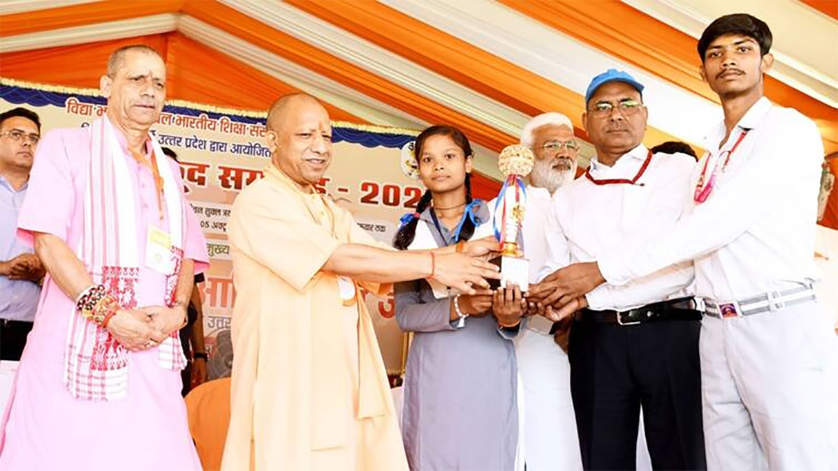 CM योगी से सम्मान पाकर खिले खिलाड़ियों के चेहरे, बेटियों ने कहा अब देश के लिए जीतेंगे मेडल