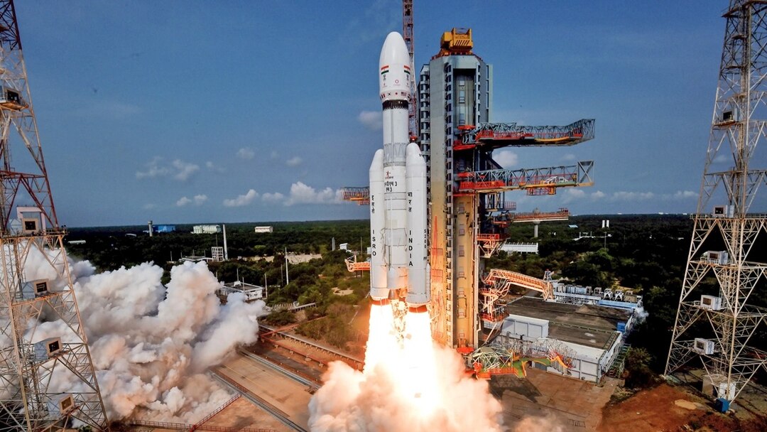 ISRO का बाहुबली रॉकेट करेगा समंदर में भारत की बादशाहत कायम, CMS-03 उपग्रह से मजबूत होगी नौसेना की ताकत