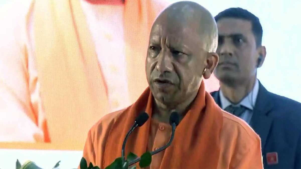 लखनऊ में दिव्य गीता प्रेरणा उत्सव, CM योगी बोले- भारत ने जियो और जीने दो की प्रेरणा दी, RSS की सेवा भावना को सराहा
