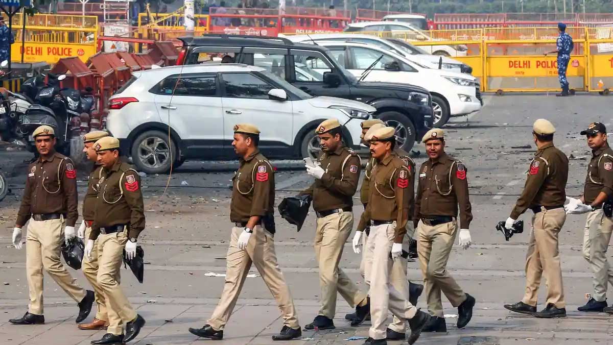 दिल्ली ब्लास्ट केस में अब तक 6 गिरफ्तार, डॉ. शाहीन और मुजम्मिल समेत 4 आरोपी NIA रिमांड पर, खुलेंगे कार धमाकों के राज