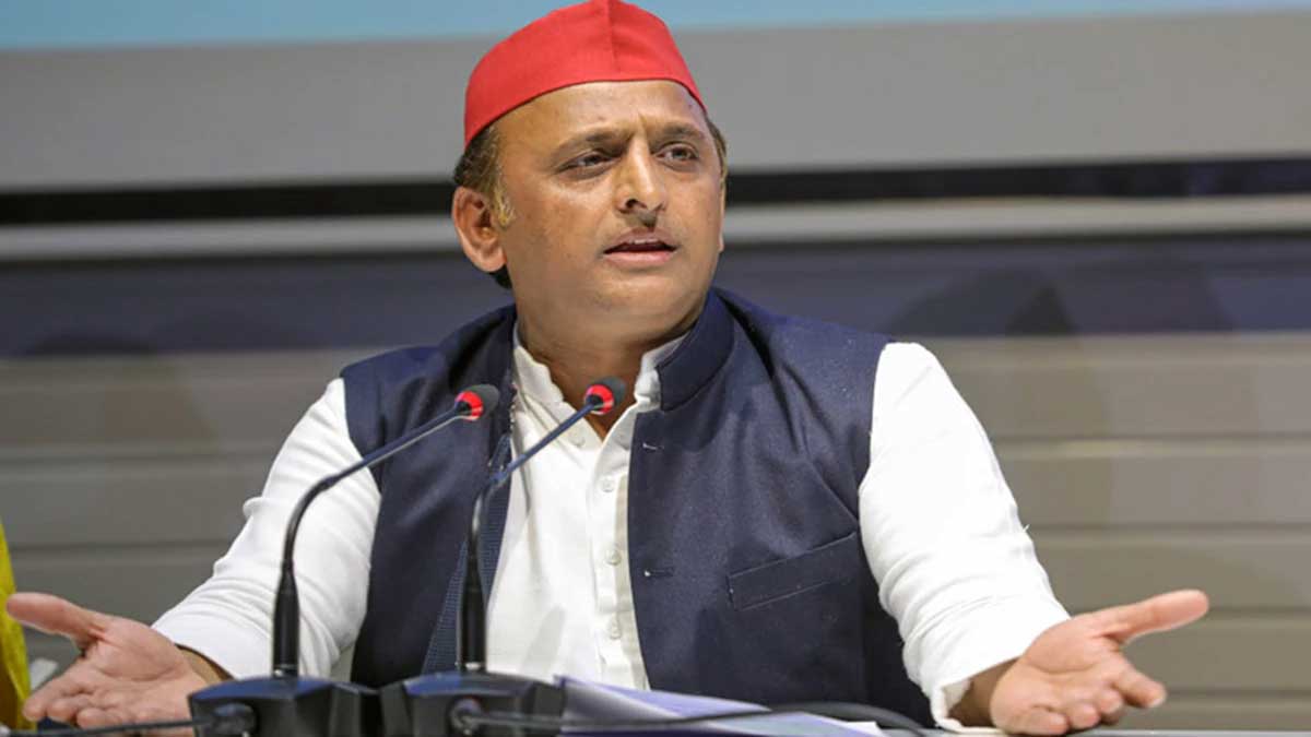 SIR के बहाने वोट डालने का अधिकार छीन रही है बीजेपी, अखिलेश यादव ने सरकार पर लगाए गंभीर आरोप, BLO की मौत पर दिया ₹2 लाख का चेक