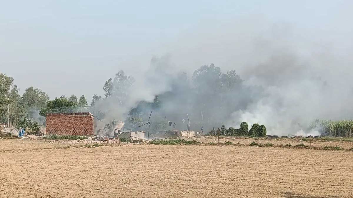 बाराबंकी पटाखा फैक्ट्री ब्लास्ट, दर्दनाक हादसे में 2 की मौत, अवैध संचालन पर उठे गंभीर सवाल