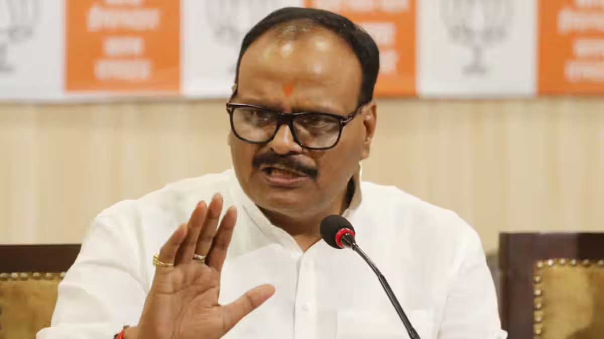 घुसपैठियों में भगदड़ मची है, SIR पर हो रही सियासत को लेकर ब्रजेश पाठक का विपक्ष पर हमला, बोले- संभावित हार से डर रहे हैं