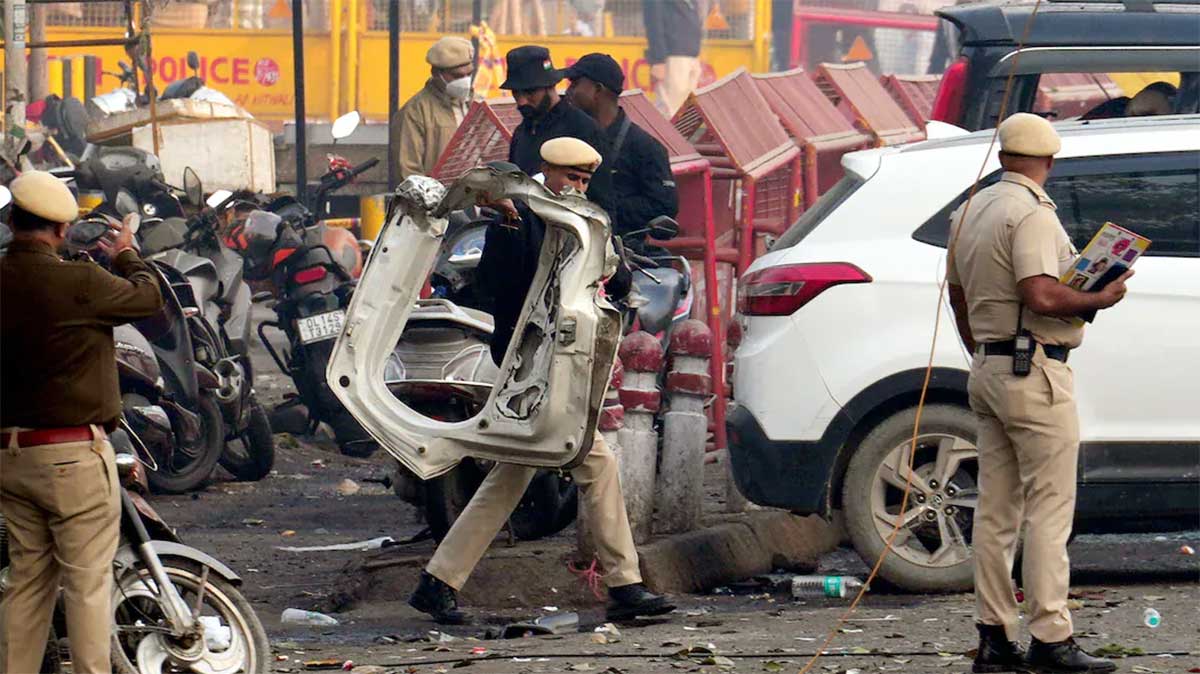 Delhi Car Blast: प्रमुख आरोपी डॉ. आदिल अहमद को लेकर चौंकाने वाला खुलासा, सहकर्मी डॉक्टर ने बताया बेहद शांत स्वभाव का शख्स