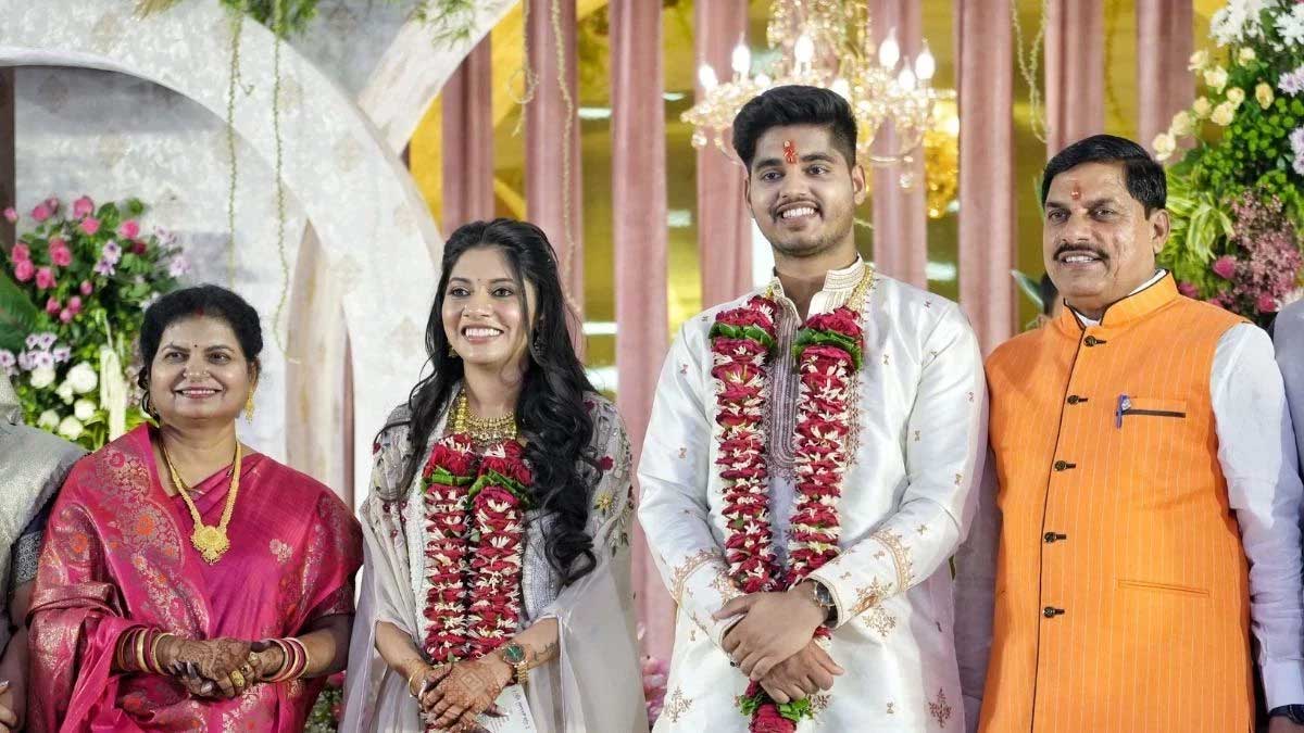 30 नवंबर को CM मोहन यादव के बेटे सामूहिक विवाह में लेंगे फेरे, गिफ्ट में मिलेगी मोटरसाइकिल के साथ हेलमेट भी