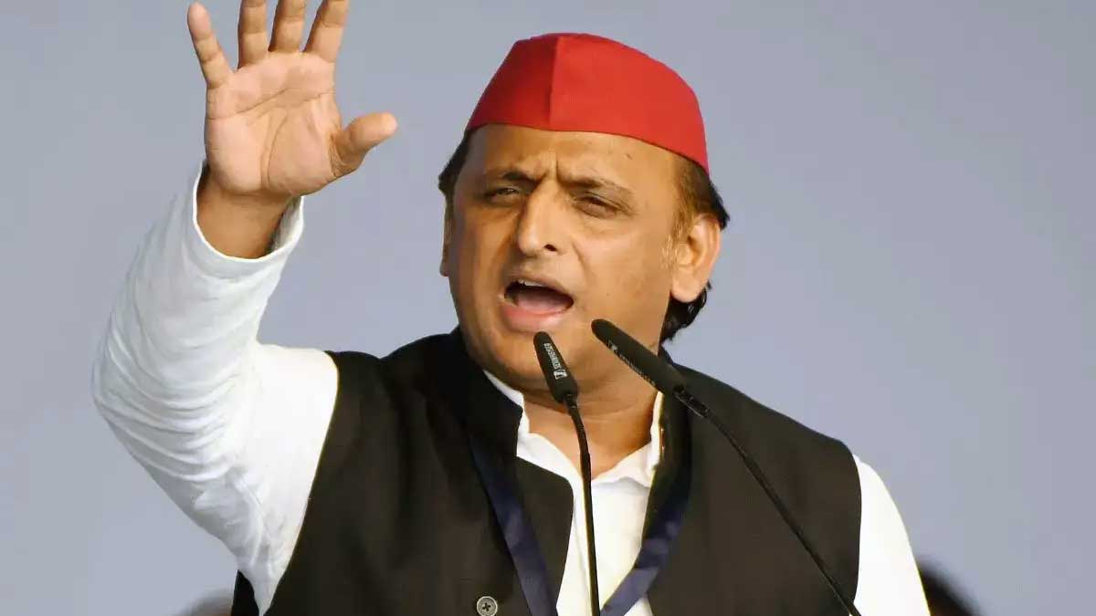 अपना चेहरा न पोंछा गया आपसे..., कोडीन सिरप कांड पर अखिलेश का CM योगी को शायराना जवाब, बोले- कोडीन भैया पर चलाओ बुलडोजर
