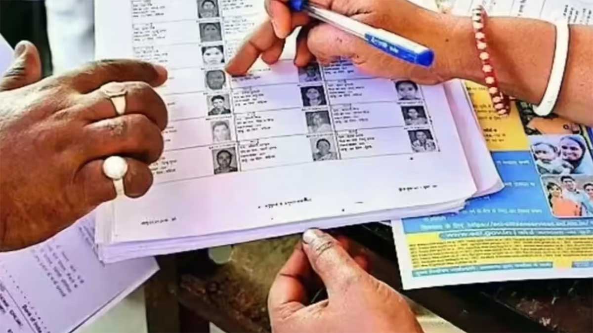 यूपी में वोटर लिस्ट से कटेंगे 2.89 करोड़ नाम, लखनऊ में सबसे ज्यादा 12 लाख बाहर, देखें अपने जिले का हाल