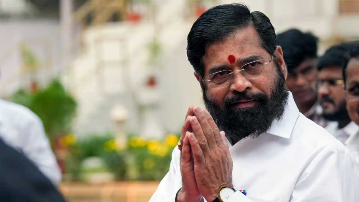 महाराष्ट्र की राजनीति में बड़ी हलचल, संजय राउत का दावा- शिंदे सेना से अलग हो सकते हैं 35 MLA, बीजेपी पर लगाए गंभीर आरोप