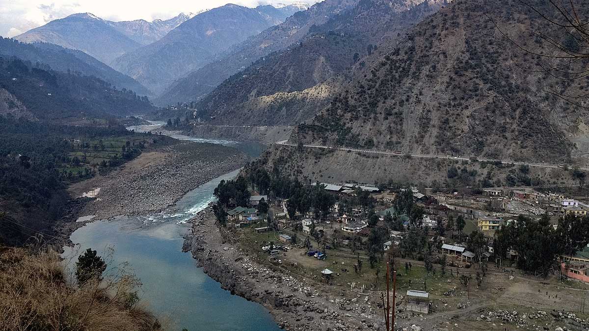 पाकिस्तान को पानी के लिए तरसाने का प्लान, चिनाब पर 4 बाहुबली प्रोजेक्ट्स की रफ्तार तेज