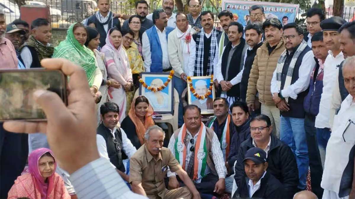 मनरेगा को खत्म करने की साजिश रच रही मोदी सरकार, सिरोही में कांग्रेस ने शुरू किया बड़ा आंदोलन