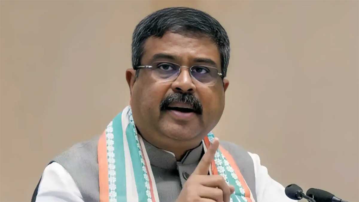 UGC के नए नियमों पर मचा घमासान, धर्मेंद्र प्रधान ने तोड़ी चुप्पी, संविधान की दुहाई देकर कह दी ये बड़ी बात