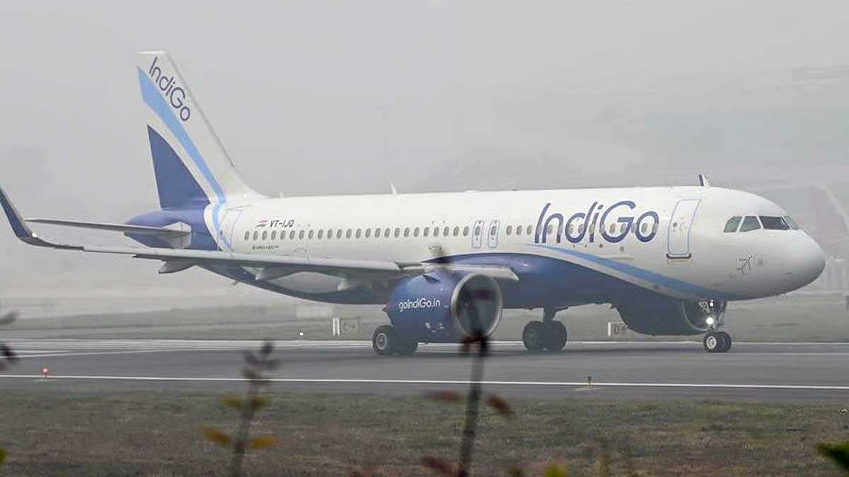 Indigo Bomb Threat: इंडिगो फ्लाइट के बाथरूम में मिला बम वाला टिश्यू, लखनऊ में कराई गई इमरजेंसी लैंडिंग