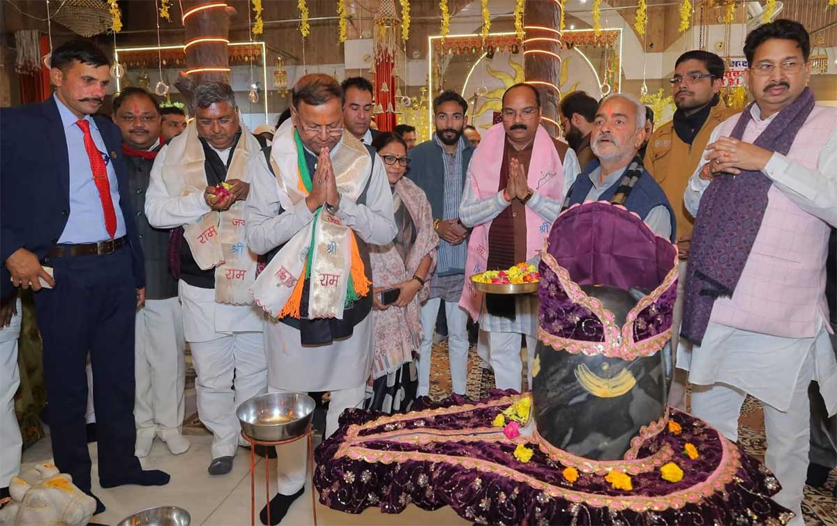 हनुमत धाम दर्शन के बाद लखनऊ रवाना