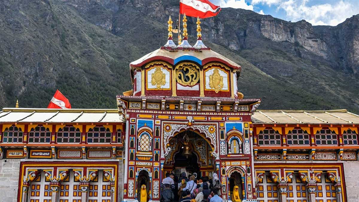 केदारनाथ में रील बनाने वालों को बड़ा झटका, मंदिर परिसर में मोबाइल बैन, चारधाम यात्रा के लिए नए नियम जारी