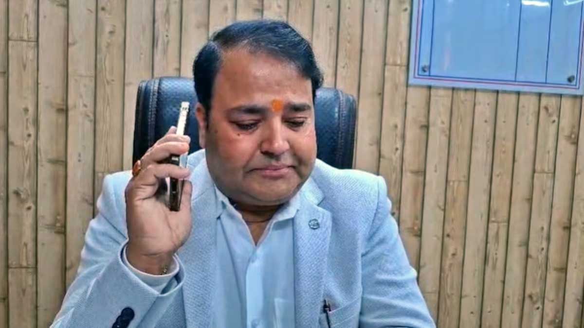 योगी प्रेम में दिया इस्तीफा लिया वापस, अब भाई पर लगाया मुख्तार गैंग से रिश्ते का आरोप
