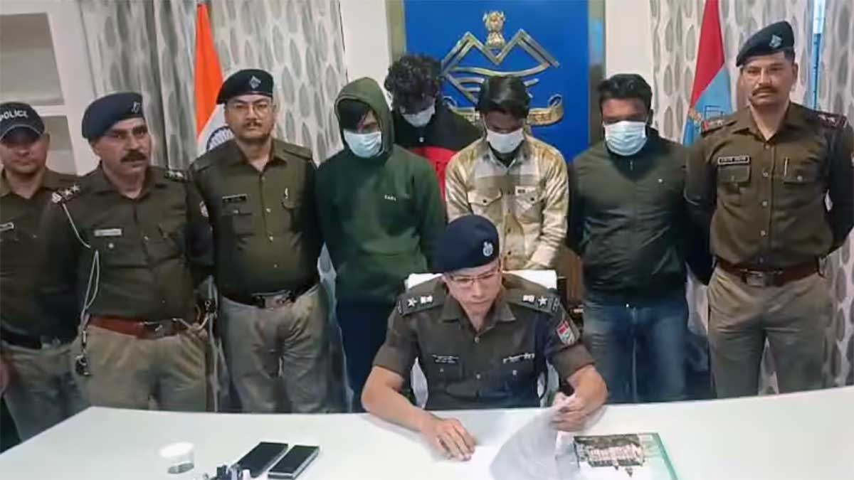 सहानुभूति के लिए ड्रामा, पूर्व मंत्री के बेटे ने खुद पर करवाया हमला, पिता ने सरेआम तोड़ा रिश्ता