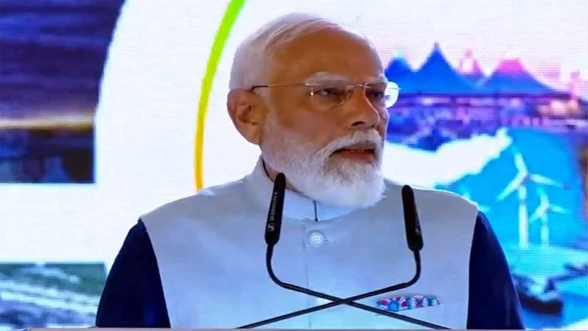 Vibrant Gujarat Summit: भारत दुनिया की तीसरी सबसे बड़ी आर्थिक शक्ति बनने की राह पर, पीएम मोदी ने दिया रिफॉर्म, परफॉर्म और ट्रांसफॉर्म का मंत्र