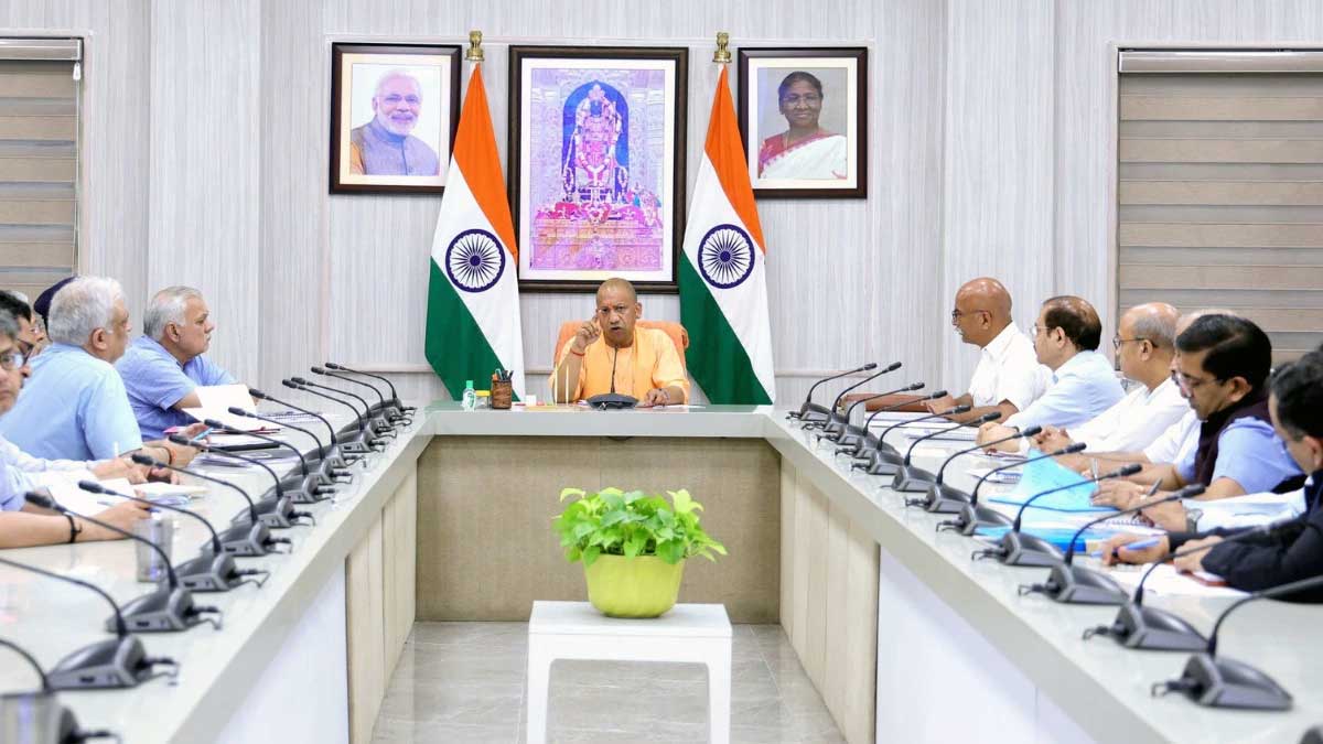यूपी में सुस्त अफसरों की अब खैर नहीं, CM योगी का सख्त आदेश- समय पर खर्च करें बजट, वरना तय होगी जवाबदेही