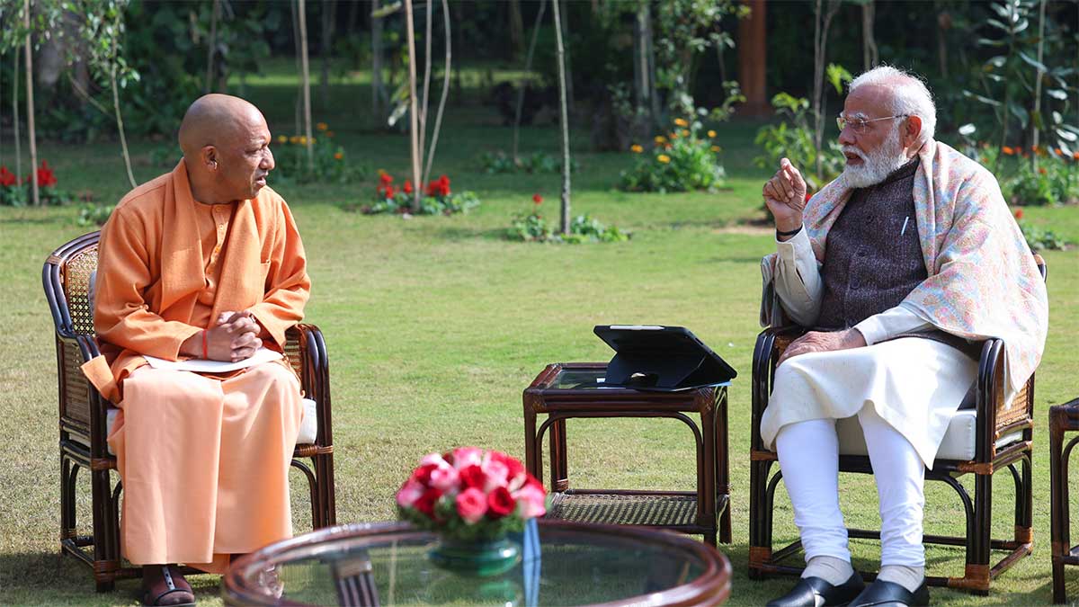 यूपी में सियासी हलचल, PM मोदी-CM योगी की बैठक, कैबिनेट विस्तार और मिशन 2027 पर हुई बड़ी चर्चा