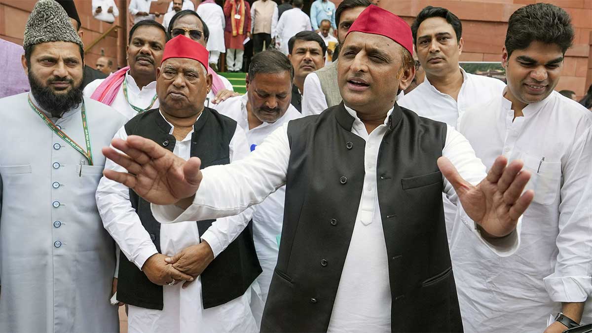 यूपी में चल रहा फॉर्म 7 का खौफनाक खेल, अखिलेश यादव ने बताया कैसे गायब हो रहे आपके वोट