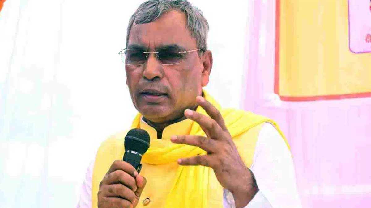 यूपी में पंचायत चुनाव टलेंगे या समय पर होंगे? मंत्री ओम प्रकाश राजभर ने कर दिया बड़ा ऐलान, कहा- पर्चे छप चुके हैं