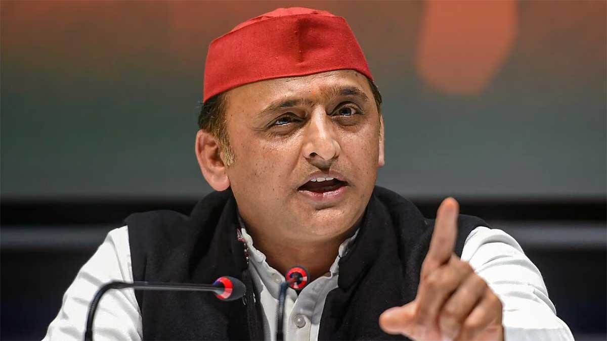 बीजेपी का झंडा लगा ले चुनाव आयोग, अखिलेश यादव का अब तक का सबसे बड़ा हमला, वोटर लिस्ट में फर्जीवाड़े का दावा
