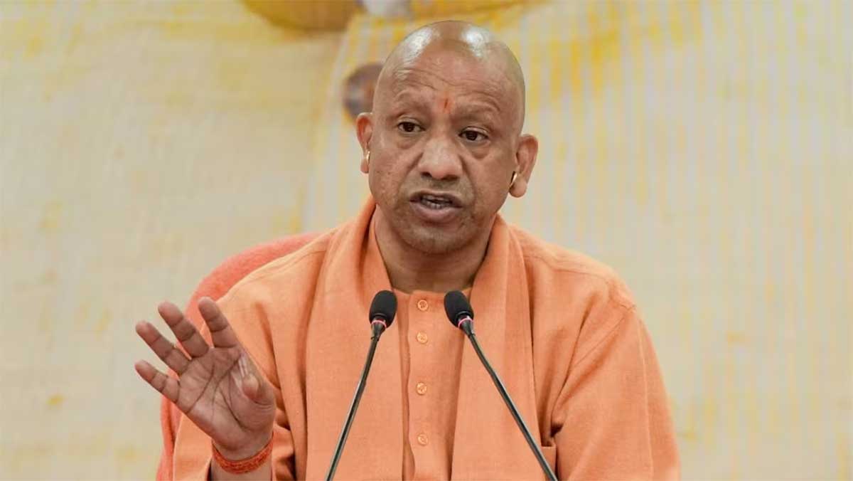 चुनाव से पहले CM योगी का मास्टरस्ट्रोक, शिक्षामित्रों और अनुदेशकों की सैलरी में बंपर इजाफा, अब खाते में आएंगे कितने पैसे?