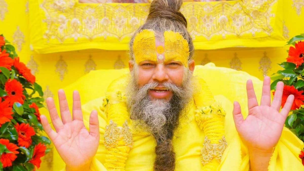 शराब-मांस से दूर.., प्रेमानंद महाराज ने बताया होली खेलने का असली तरीका, वृंदावन में ऐसे उड़ता है भक्ति का रंग