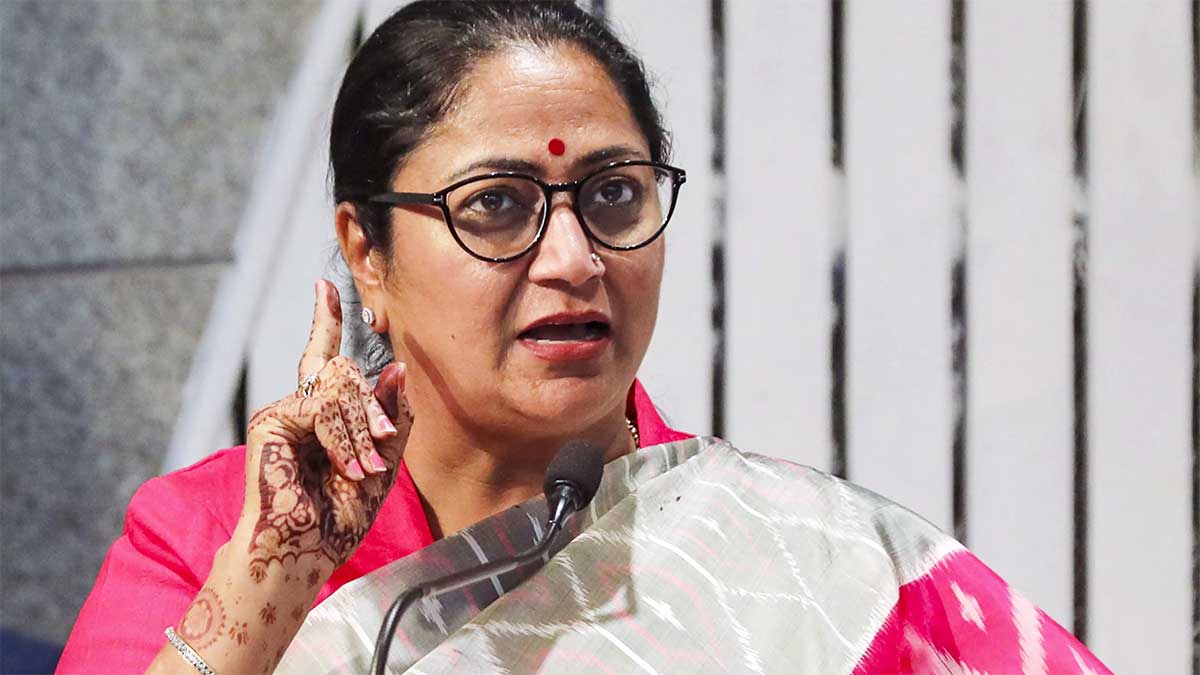 दिल्लीवालों को रेखा गुप्ता सरकार का होली गिफ्ट, अब साल में 2 बार मिलेगा फ्री गैस सिलेंडर