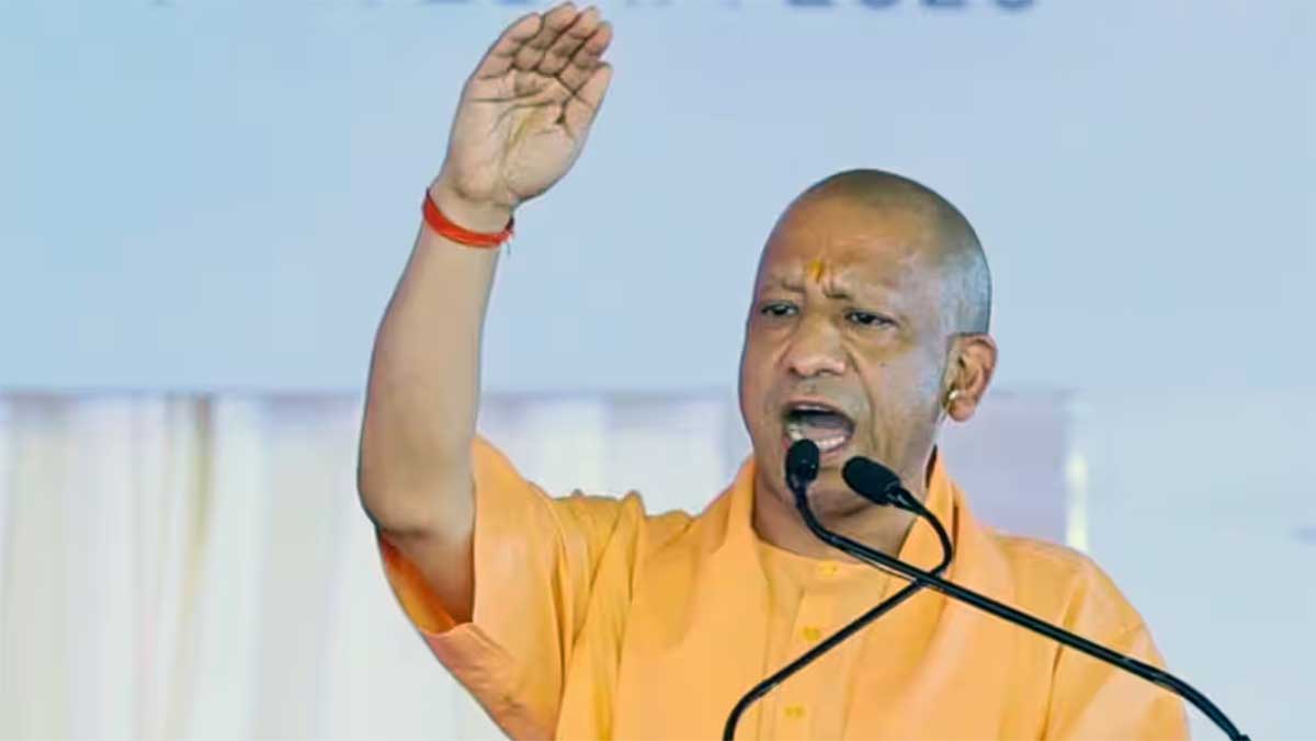 पड़ोसी देशों में अघोषित आपातकाल, CM योगी का बड़ा दावा, बोले- PM मोदी के नेतृत्व में भारत ही आगे बढ़ रहा