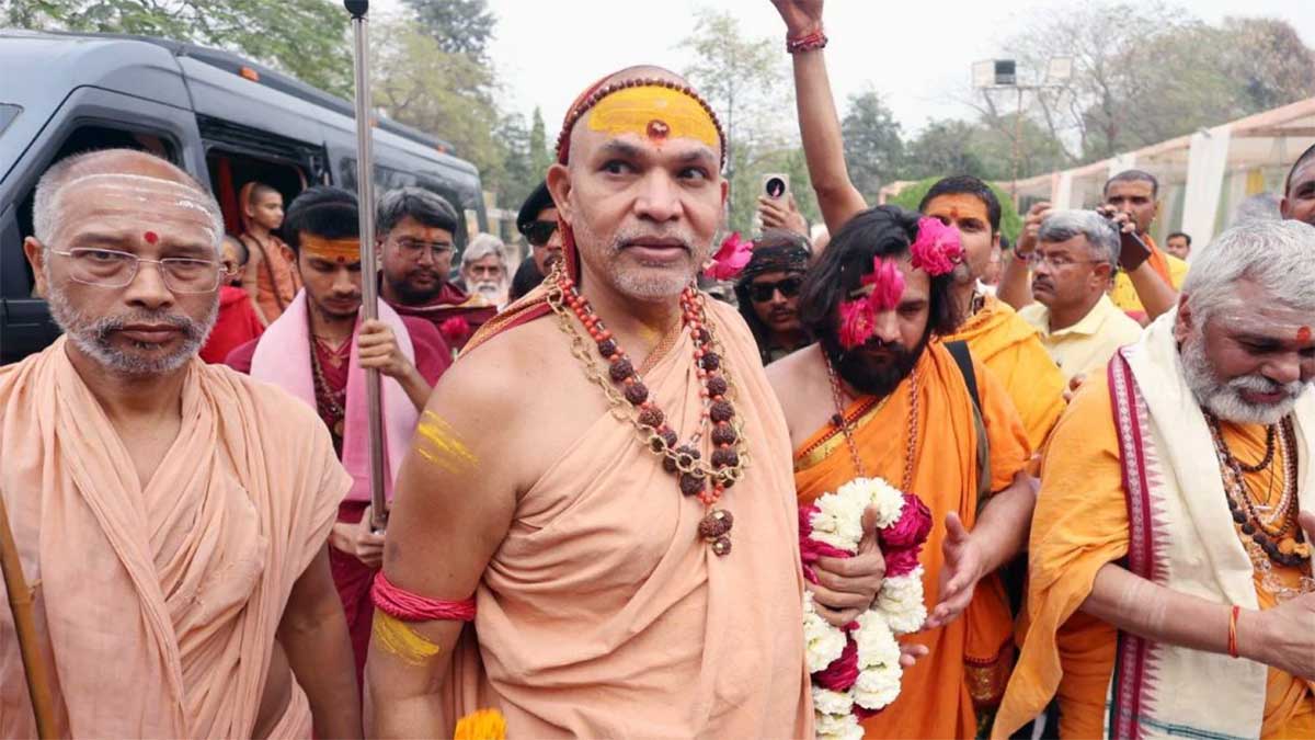 UP SI परीक्षा के सवाल पर विवाद, शंकराचार्य प्रकरण के बीच सरकार पर फिर सियासी घेराबंदी