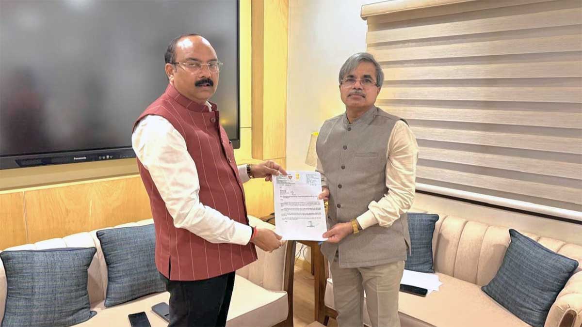 रेलवे बोर्ड अध्यक्ष से मिले लोकसभा सांसद अरुण सागर, शाहजहांपुर की समस्याओं के समाधान का मिला आश्वासन