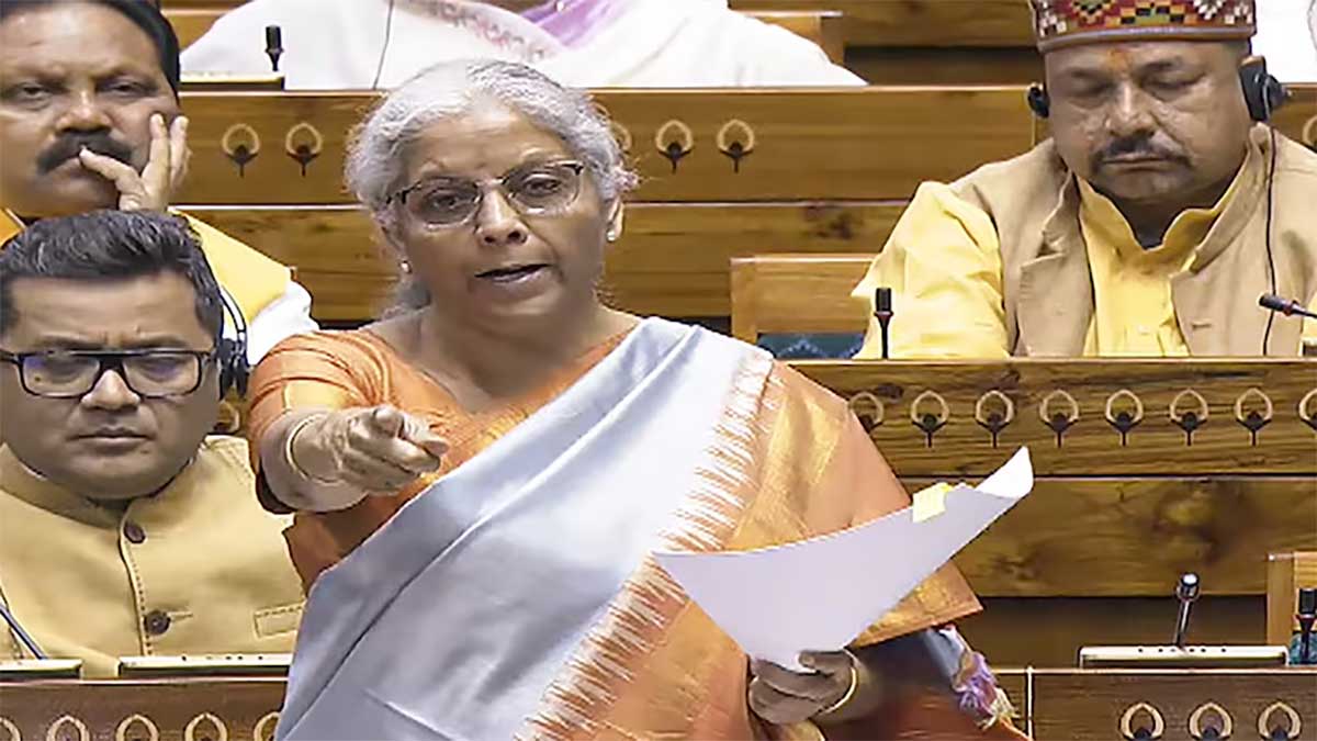 Budget Session: क्या बैंक कर्मचारी देख सकते हैं आपका अकाउंट डेटा? लोकसभा में उठा बड़ा सवाल, सरकार ने दिया साफ जवाब